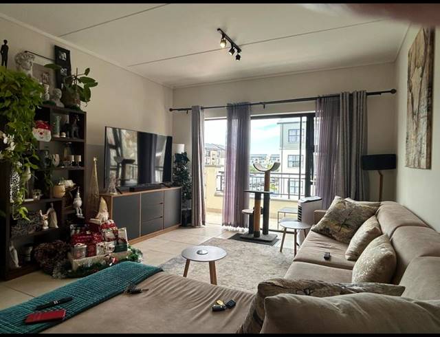 1 BEDROOM APARTMENT FOR SALE IN SANDOWN